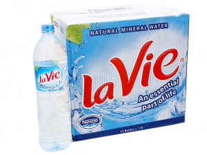 Thùng 12 chai nước khoáng La Vie 1.5 lít